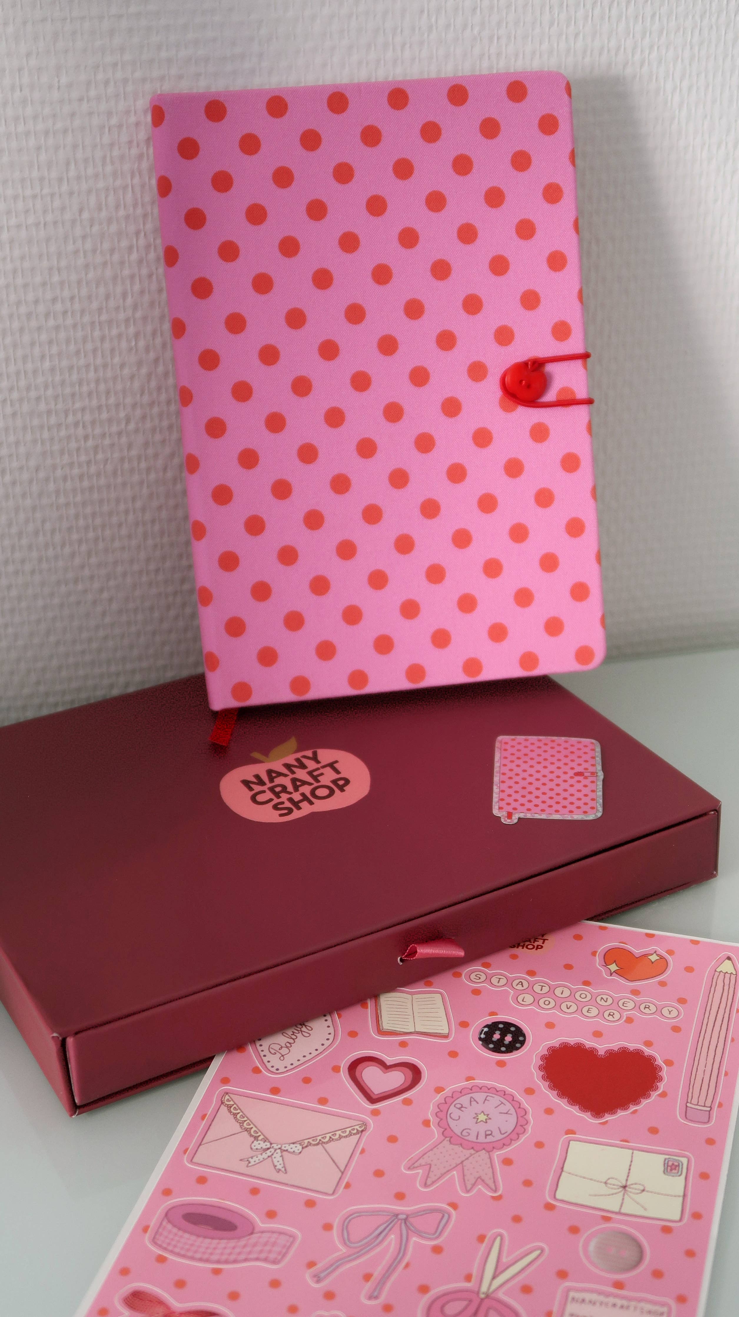 Junk Journal — Retro 🍎 Button