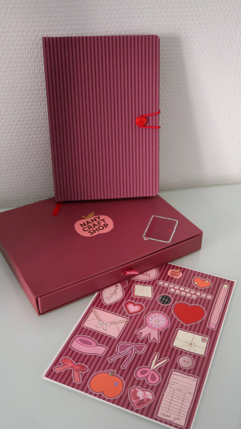 Junk Journal — Retro 🍎 Button