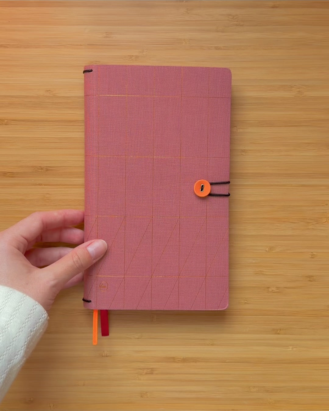 "Travelers Journal" med knapp — Oransje